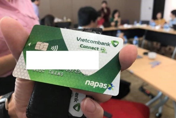Sử dụng thẻ Vietcombank để thanh toán tại các máy Pos